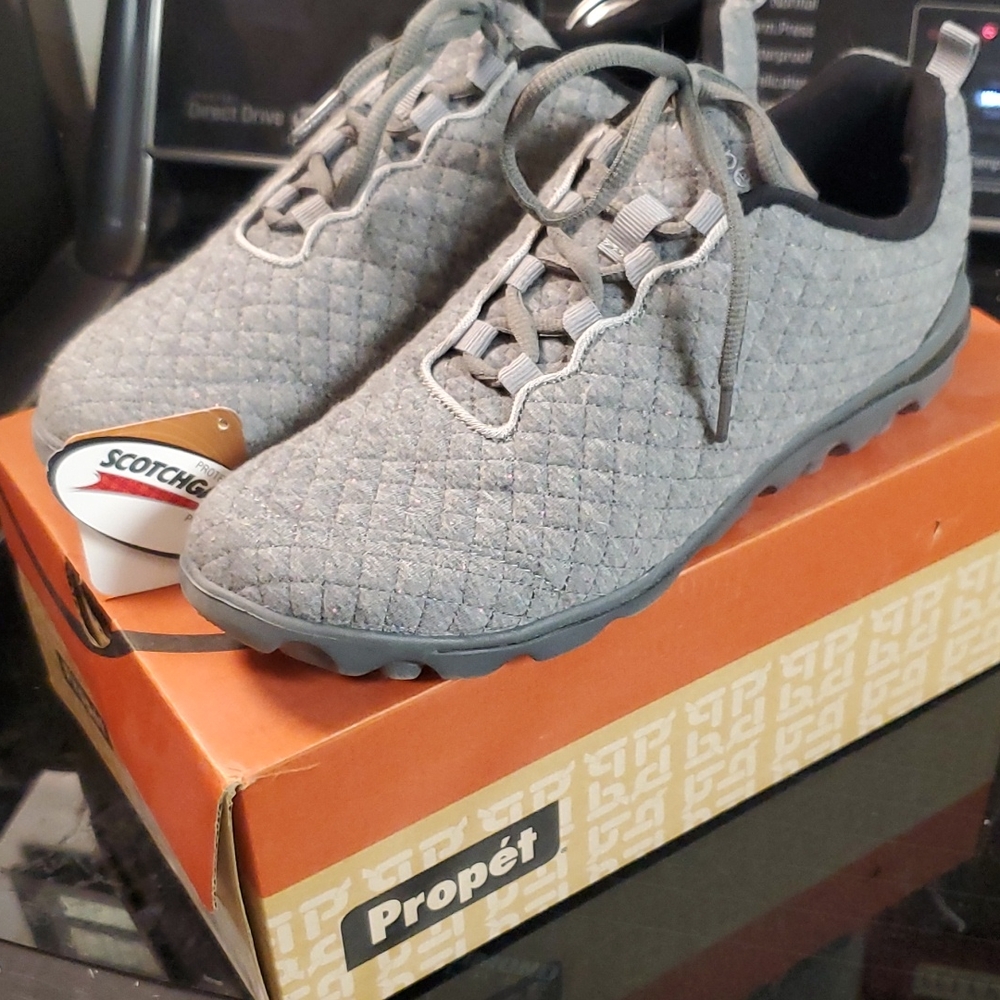 Propet 10w Travel Active Sneaker